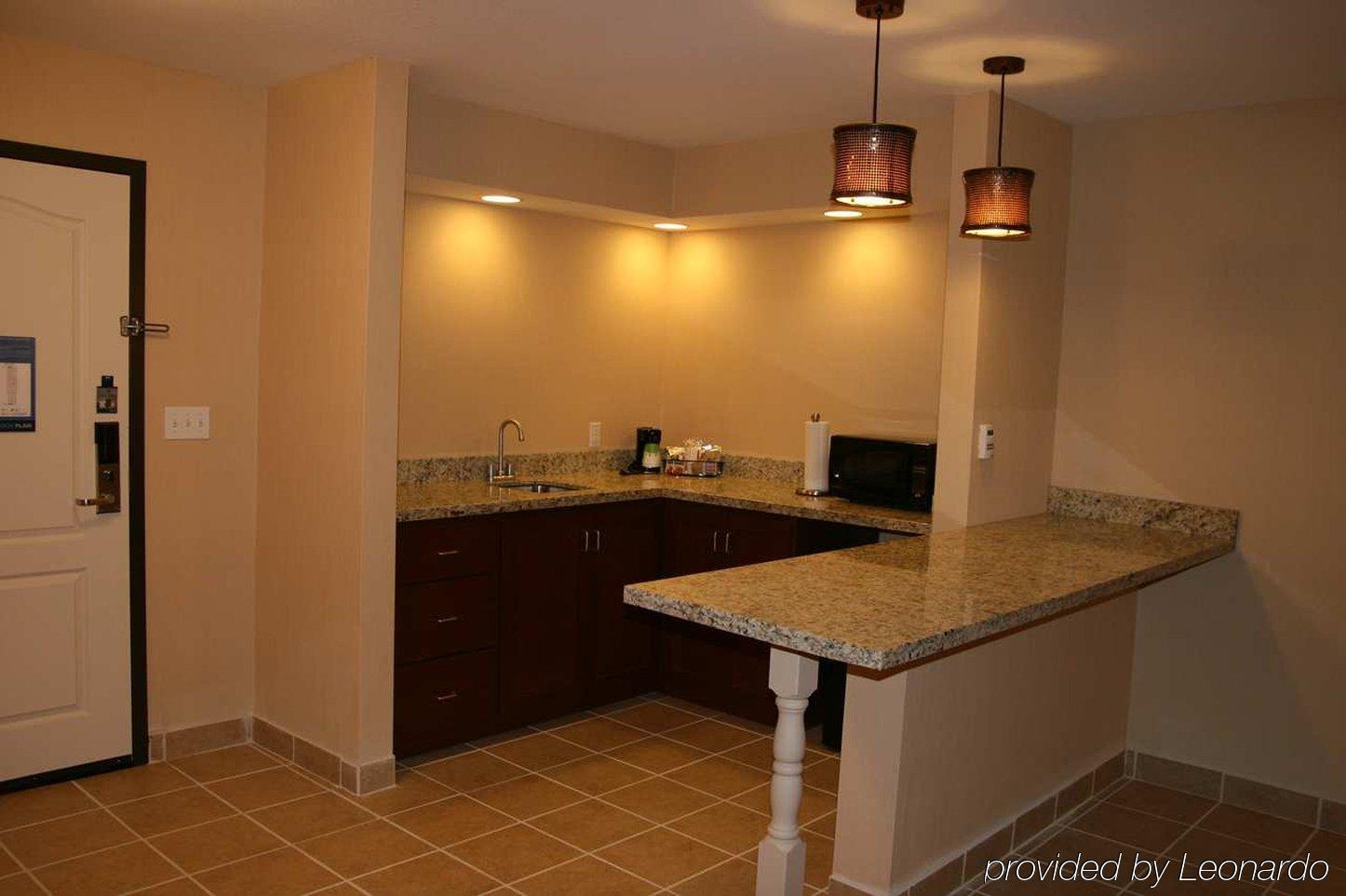 Hampton Inn & Suites New Castle, Pa Phòng bức ảnh