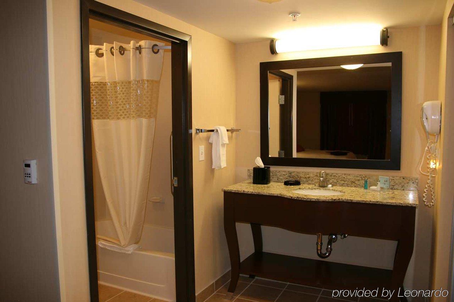 Hampton Inn & Suites New Castle, Pa Phòng bức ảnh